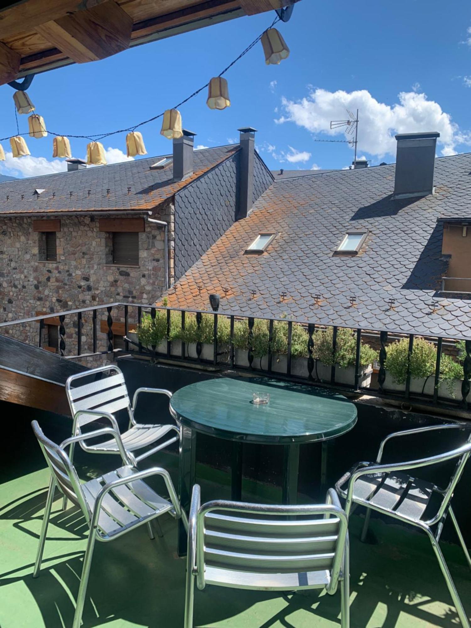Atico Con Encanto En Bellver De Cerdanya Apartment Exterior photo