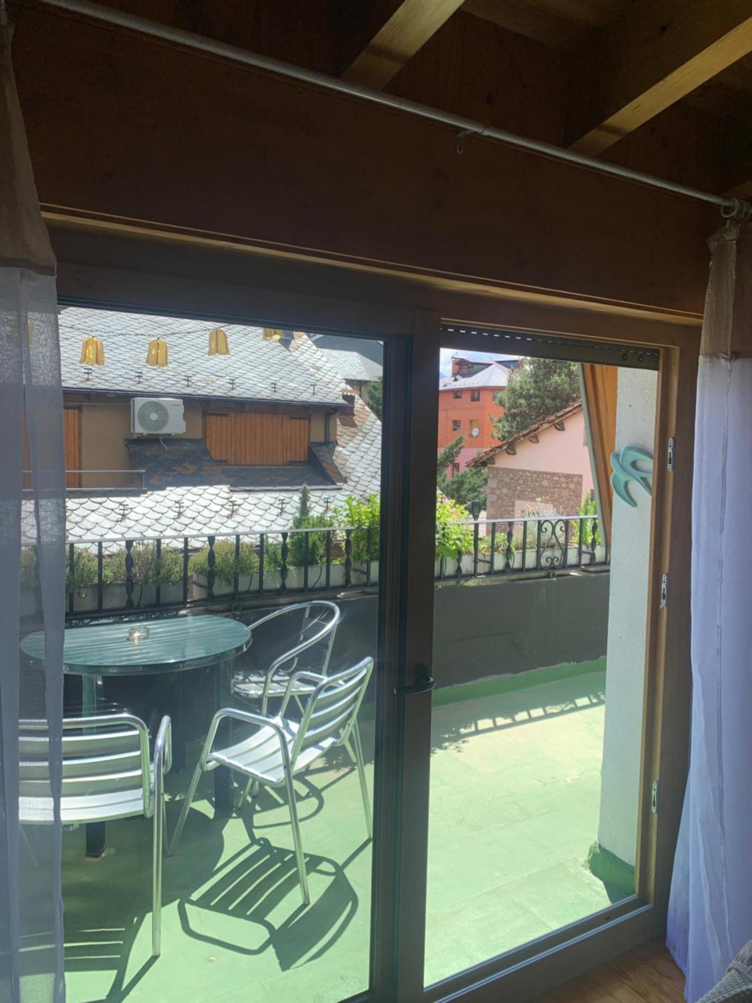 Atico Con Encanto En Bellver De Cerdanya Apartment Exterior photo