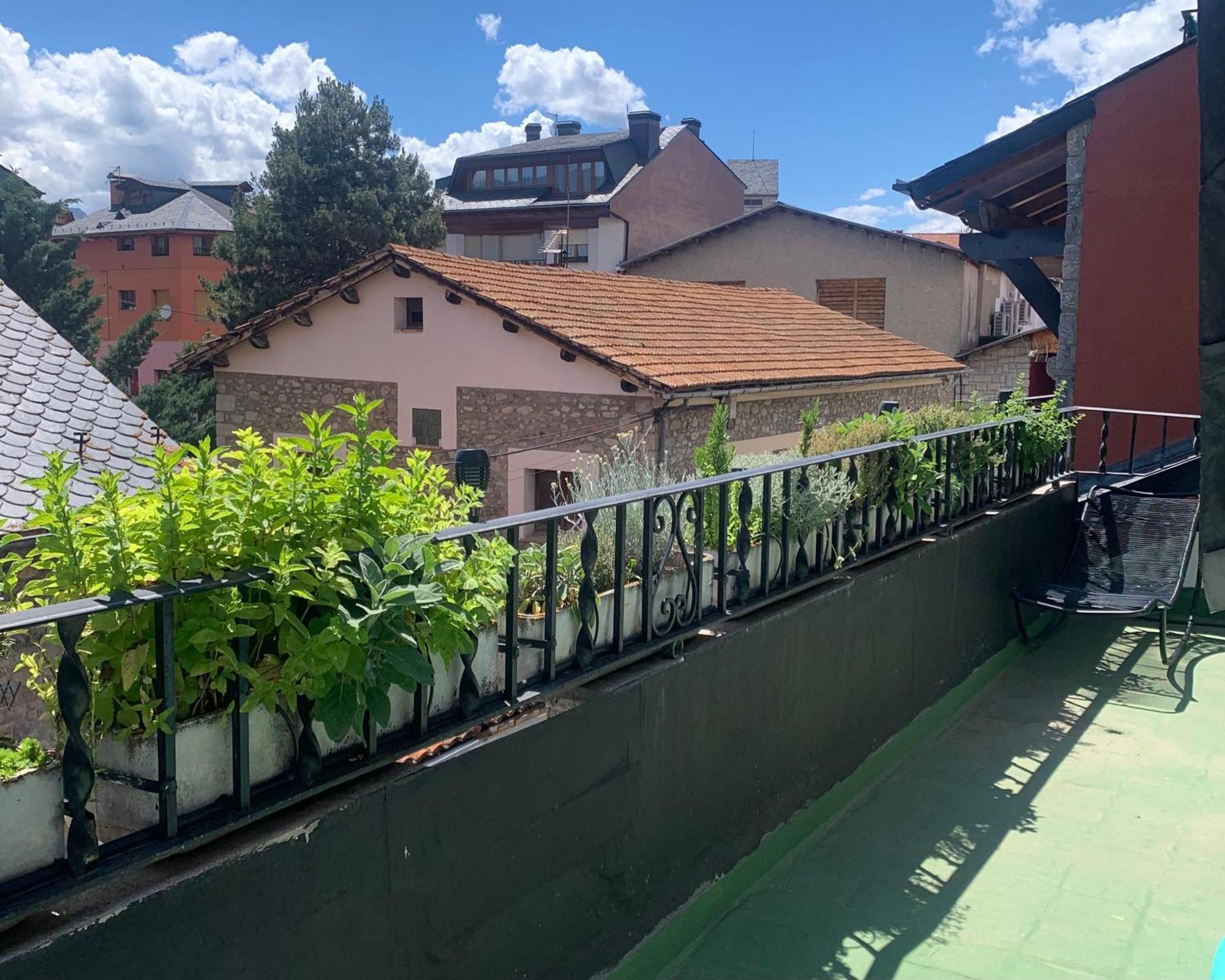 Atico Con Encanto En Bellver De Cerdanya Apartment Exterior photo