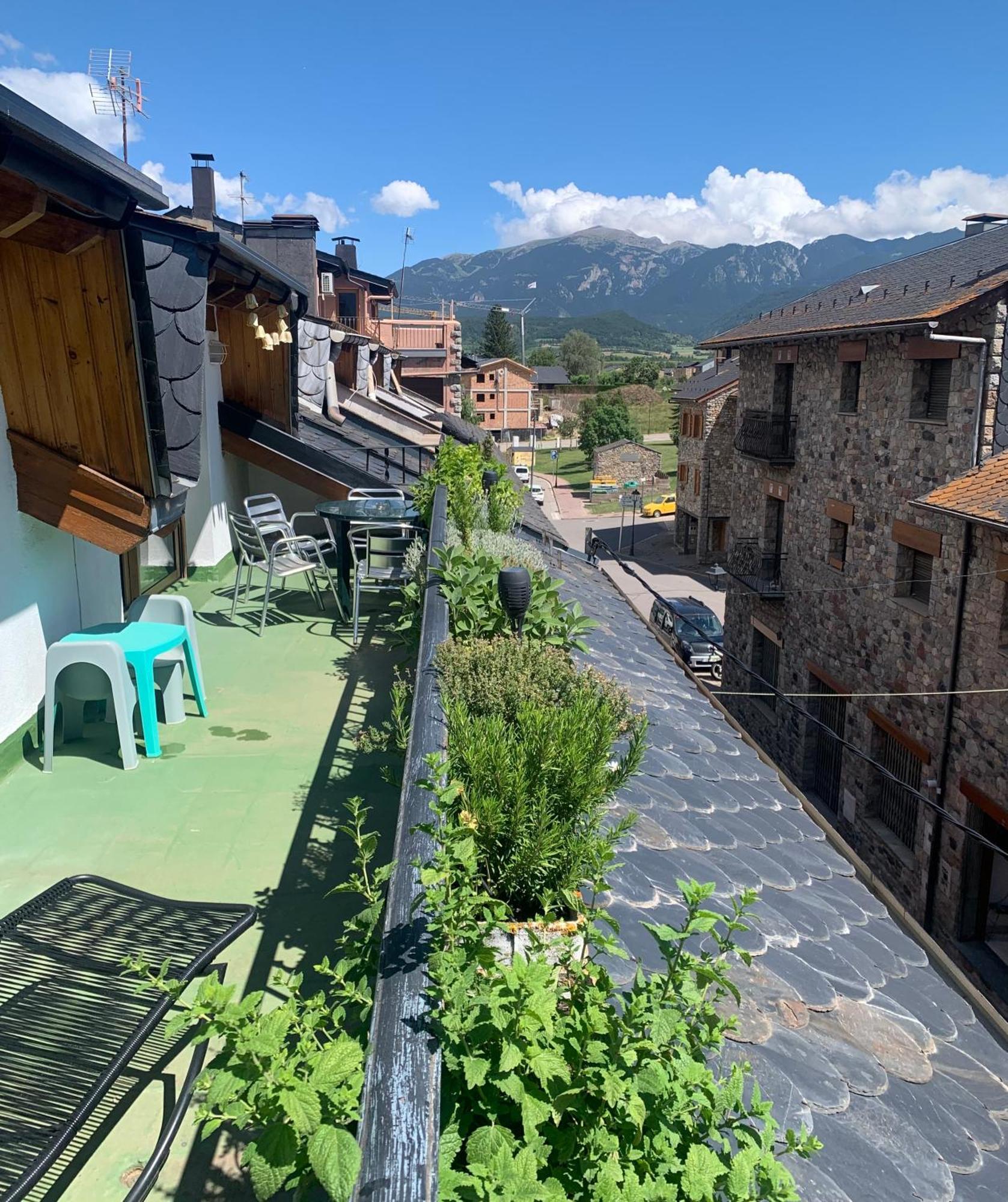 Atico Con Encanto En Bellver De Cerdanya Apartment Exterior photo