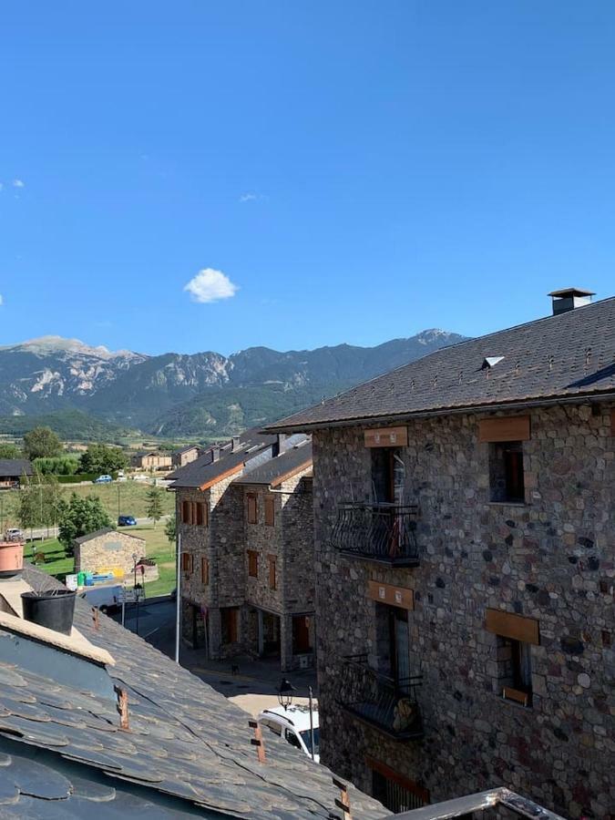 Atico Con Encanto En Bellver De Cerdanya Apartment Exterior photo
